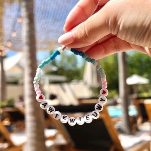 Taylor Swift friendship bracelet • {Lover Era}